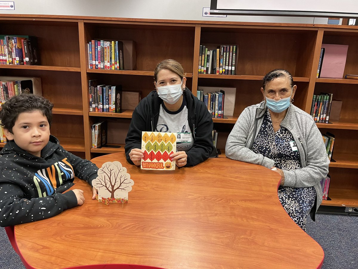 cishouston's tweet photo. In @AliefISD @BushCis @ajbushelem showed how the impact of CIS extends beyond students to the entire campus community through a week of giving back to her campus through coordinating donations for the campus, parent engagement events, and appreciation gifts for campus staff! https://t.co/a9CUQrUj1T