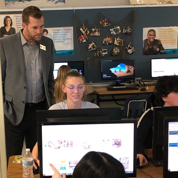 farmcards's tweet image. This week is Computer Science Education Week! Mr. Laffoon is watching on while Mrs. Lawson’s class learns how to develop spreadsheets! #CSFORAR #ARKIDSCANCODE #CSEDWEEK #Cardstudentsareworthit