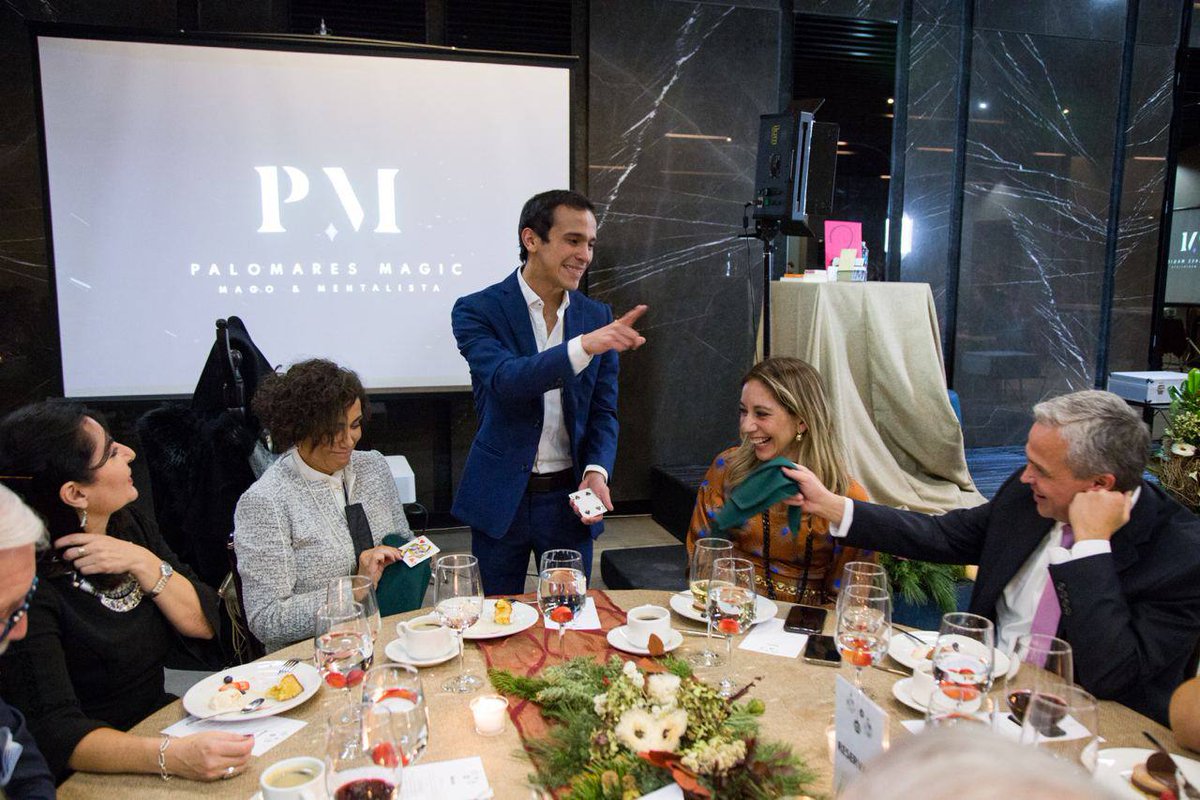 LorenzoFAlonso's tweet photo. Después de dos años, nos reunimos el Claustro de profesores y los directivos, en compañía de nuestros cónyuges, en la Cena de Navidad sede #CDMX.
¡Gracias a todos por acompañarnos y a @palomaresmagic por hacer de ésta, una noche "mágica"!
#SomosIPADE #ClaustroIPADE https://t.co/5x1Au5s9s1