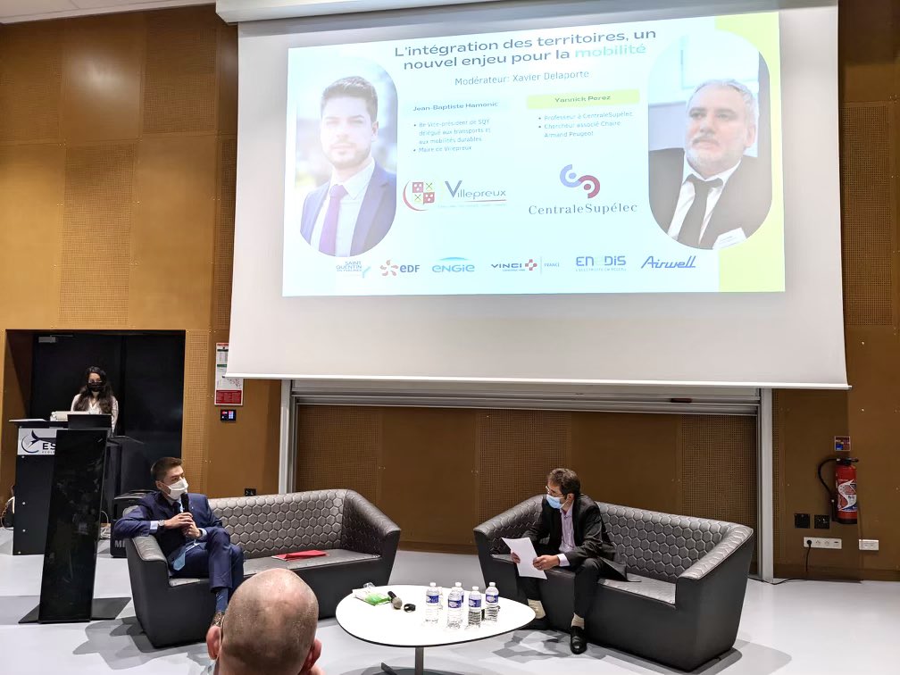 JBHamonic's tweet photo. [#Mobilités]
👉bilan du service trottinettes @tier_mobility en conseil des maires
👉représentation de @sqy avec @JMFourgous à la conférence #ligne18 de la SGP
👉présentation du bilan du plan local de déplacement
👉intervention au Club Climat Énergie
Journée transports pour SQY✌️ https://t.co/lQvoo1e1An