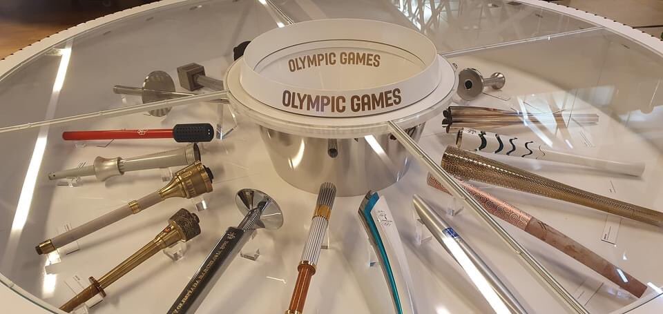 FranceOlympique's tweet image. Le sport français s’est exporté ce mardi. Avec ce lancement de la #FrenchSportTouch pendant l’#ExpoDubaï2020 🇦🇪⬆️. Avec aussi le déplacement du Parcours Ambition Internationale #PAI du #CNOSF à Genève 🇨🇭, accueilli par la @FIBA 🏀⬇️.