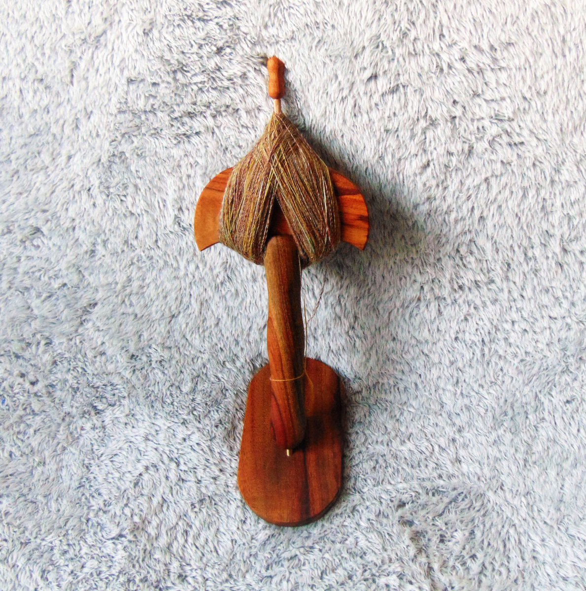 BethSquirrell's tweet photo. I got an early Christmas present from my Mum - all the way from Australia, this beautiful Andean plying tool.  Big thanks to Frank at FWAussieSpindles on Etsy for exceptional craftsmanship and customer service. :) https://t.co/8VEYkbIOeC