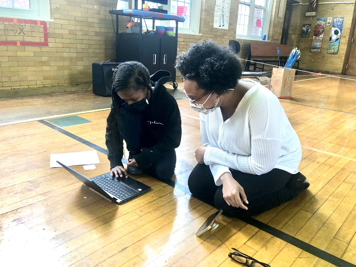 MTMS_AP_Lurie's tweet photo. The teacher becomes the studentโฆ. Ms. Freeman getting โschooledโ by 6th grade S in how to code using @codeorg @ops_district @Gerald_Fitzhugh @HeywoodSTEM @Principal_DP #CSEWeek https://t.co/FtCePfikDN