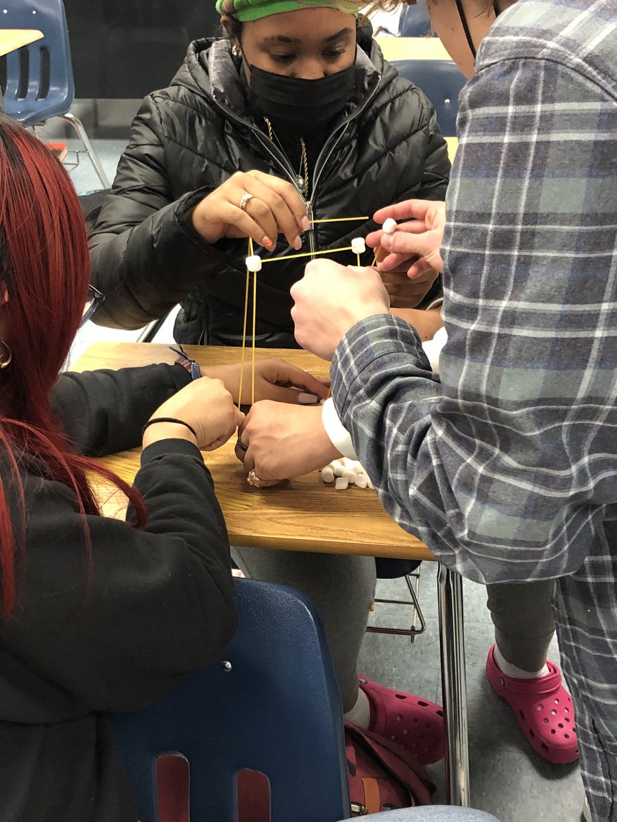 AmberMillerKHS's tweet photo. Group Dynamics Olympics in Sociology! #vbschools #olympics #studentengagement #khschiefs https://t.co/fmOrcT3EoG