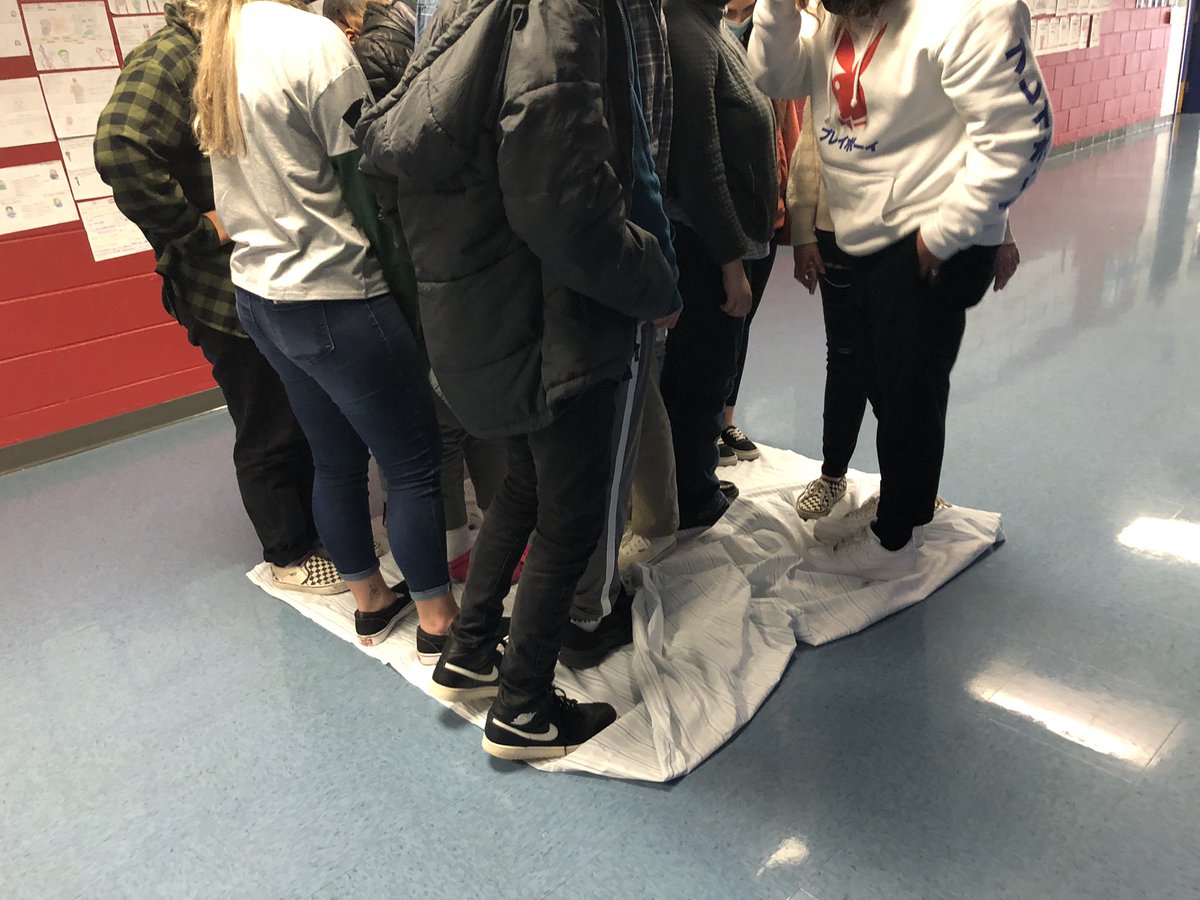 AmberMillerKHS's tweet photo. Group Dynamics Olympics in Sociology! #vbschools #olympics #studentengagement #khschiefs https://t.co/fmOrcT3EoG