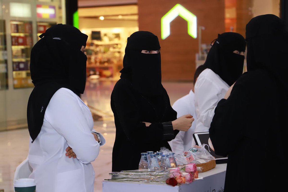ArartodayOrg's tweet photo. أكثر من 800 مستفيد من الحملة التوعوية بأمراض الأنف والأذن والحنجرة والتي نفذتها بالتعاون مع فريق بصمة أطباء التطوعي التابع للجنة التنمية الاجتماعية الأهلية بعرعر والتي استمرت لمدة خمس أيام في مجمع عرعر مول  
@doctors_imprint 
@y_aor5
#عرعر_اليوم #الحدود_الشمالية #عرعر https://t.co/ARNpoJtx1s