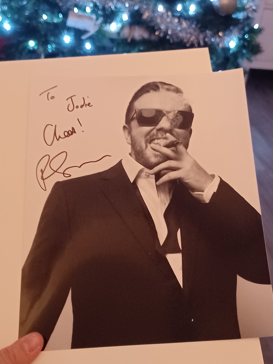 jodie_rhianon's tweet photo. My year has been made!! A signed photo from @rickygervais waiting for me when I got home from my 12.5hour shift today. I don't need any presents for Christmas now, this has made me very happy! Thanks so much @Clark1995Clark for getting it to me 🥰 #comedygod https://t.co/aaMFXrhjZ7