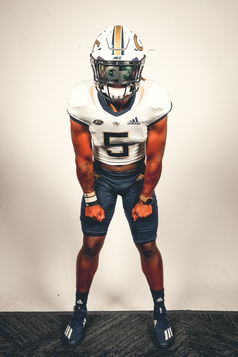 After a great talk with @MarcoColeman_GT <a href="/coachchoice/">Coach Choice</a> <a href="/CoachCollins/">Coach Collins</a> I’m blessed to receive an official scholarship offer from Georgia Tech!