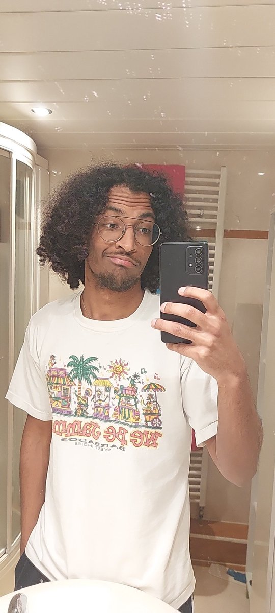 OnlyLegs tweet media