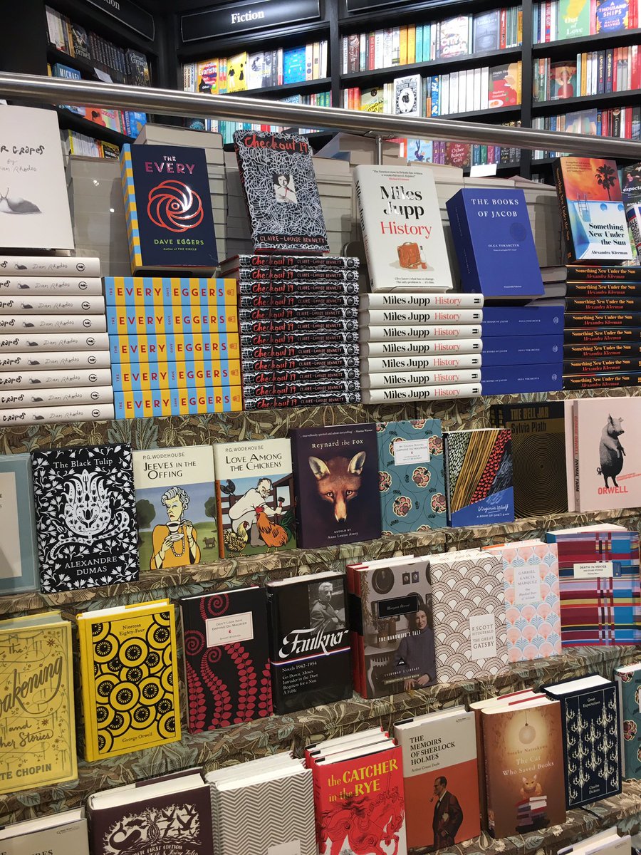 VDivendal's tweet photo. @AnneLouiseAvery @SLevelt @NthSeaCrossings @BodPublishing @bodleianlibs Reynard is spotted 2 times in Amsterdam at Waterstones @WAmsterdam7 by our niece Anna @lakae1 and me! We look out for more North Sea Crossings! 🌊🦊🌊 https://t.co/GqSXTeNBK3