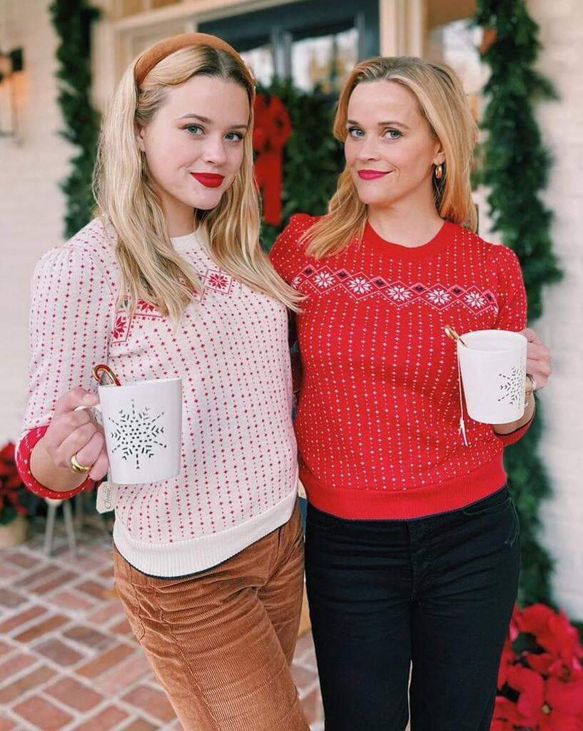 Morpheus_34's tweet photo. La hija de Reese Witherspoon se parece más a Reese Witherspoon que la misma Reese Witherspoon 😅 https://t.co/8YmHV7MSim