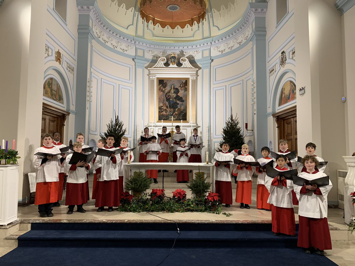 SJBheadteacher's tweet photo. Thank you to our wonderful Chapel Choir, readers and staff who worked so hard to adapt to a very last-minute Carol service online tonight. Boys, you sang and read beautifully and have given us all the perfect preparation for Christmas. @SJBWindsor @AdamHope_Music https://t.co/yYduilfT0y