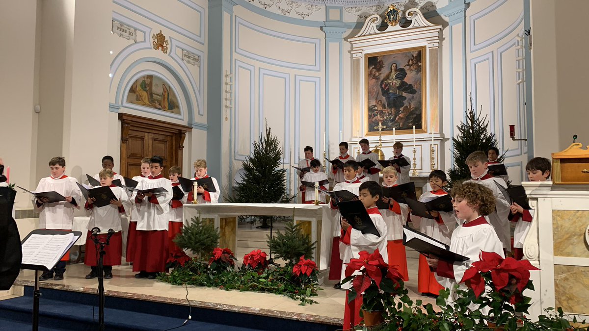 SJBheadteacher's tweet photo. Thank you to our wonderful Chapel Choir, readers and staff who worked so hard to adapt to a very last-minute Carol service online tonight. Boys, you sang and read beautifully and have given us all the perfect preparation for Christmas. @SJBWindsor @AdamHope_Music https://t.co/yYduilfT0y