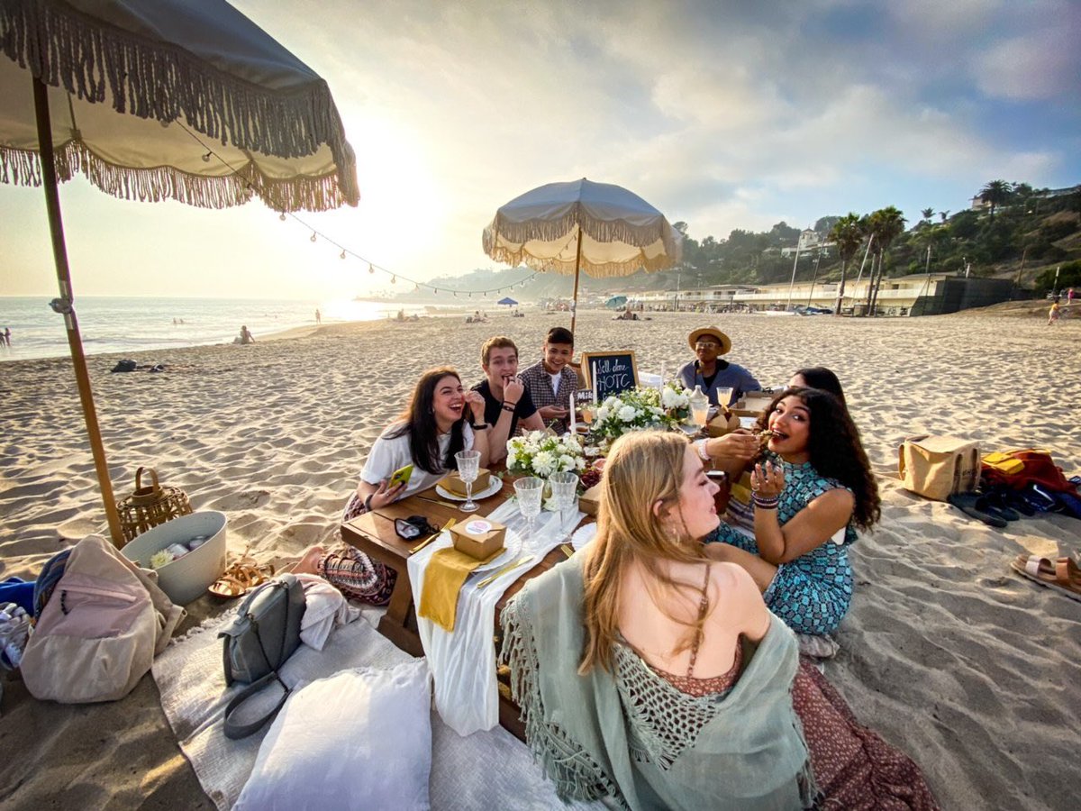 brandon_severs's tweet image. y’all!! i made a show with some immensely talented people who mean the world to me, so i would LOVE if you would check it out on @hbomax!! 

#HeadoftheClassMAX