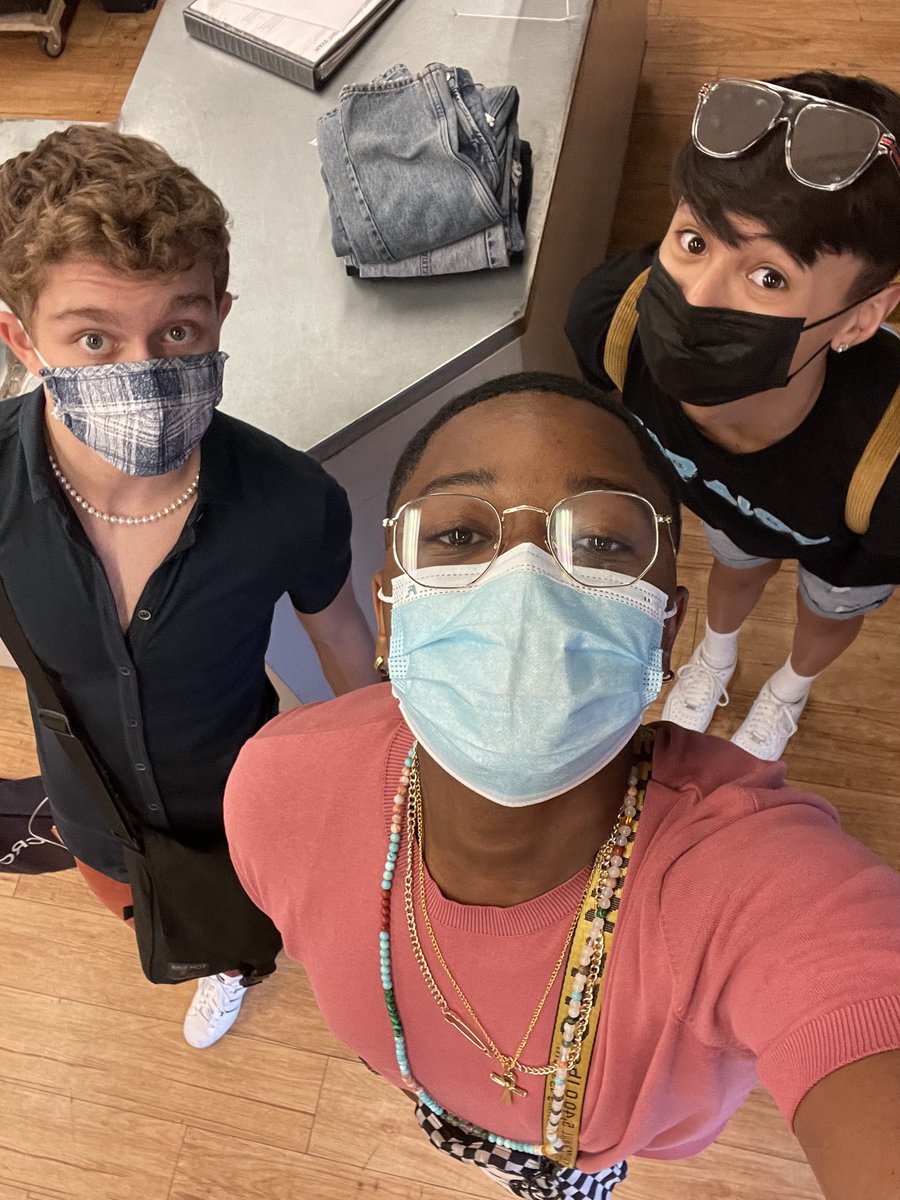 brandon_severs's tweet image. y’all!! i made a show with some immensely talented people who mean the world to me, so i would LOVE if you would check it out on @hbomax!! 

#HeadoftheClassMAX