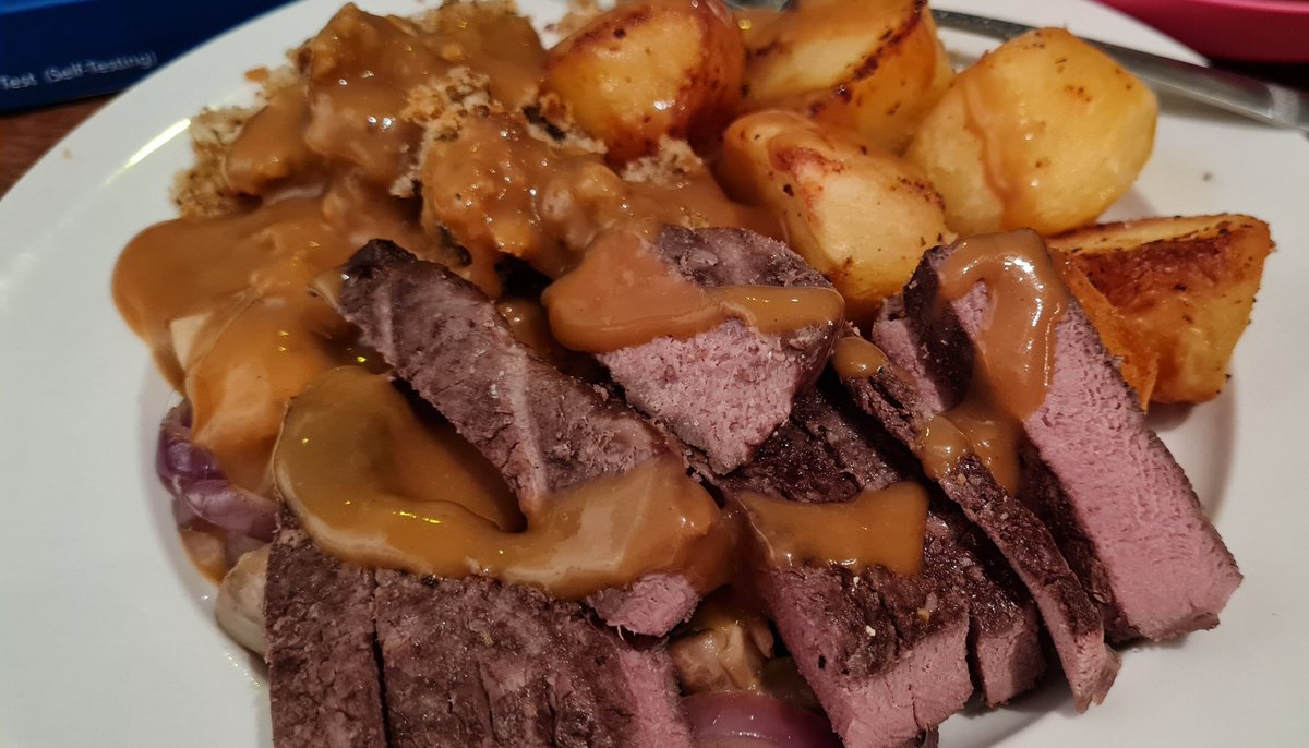 Jenniesapetal's tweet photo. Everyone wanted different dinners at Casa Edwards today. 3 of us had the steak option! #ChefJen https://t.co/uStNYcaZgS