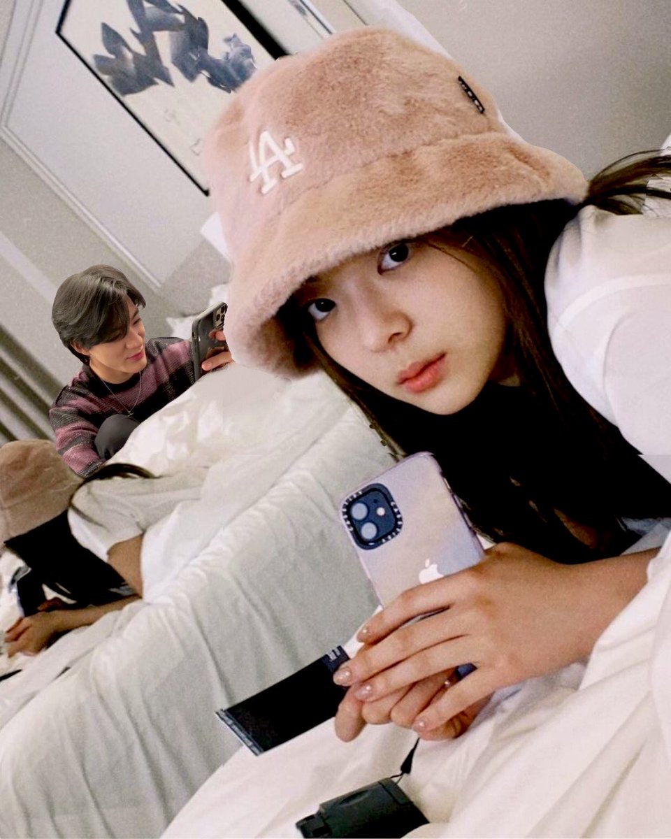 Naysshoot's tweet photo. Photobomb 💣😝

#honeyjam #jenlia #jenolia https://t.co/Xf1iZvUi9e