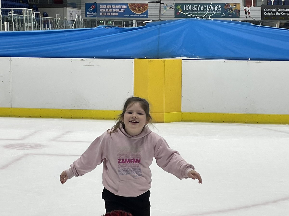 StClements_P5's tweet photo. P3 loving ice skating! 2/2 @dundeeice https://t.co/q6V9x1yvsE