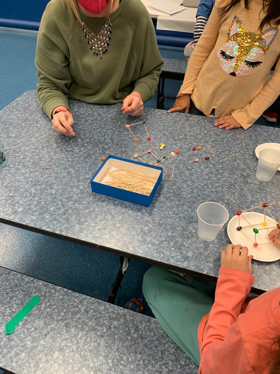 CampbellExtday's tweet photo. Fun with Science and engineering in our S.T.E.A.M. Club! https://t.co/GQauKacs8D