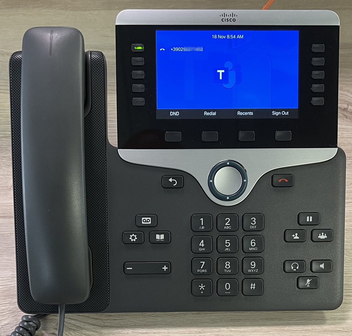 robertoferazzi's tweet photo. No, it's not a fake, it's really a #Cisco phone configured with #MicrosoftTeams
This is what SIP Gateway for Microsoft Teams does.
Really interesting service that I had the opportunity to test in preview
https://t.co/iYScmYCbZk
#m365 #o365 #calling https://t.co/nkRWW9EYpe