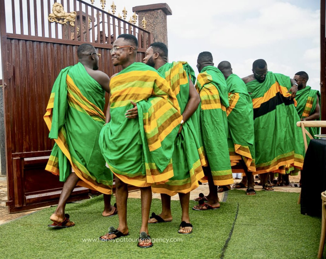 ghanausatccdia1's tweet photo. #royalbrotherhoodclub

Dignified men at home and abroad… Piawww 

#royalsons https://t.co/CoTqkaIYDY
