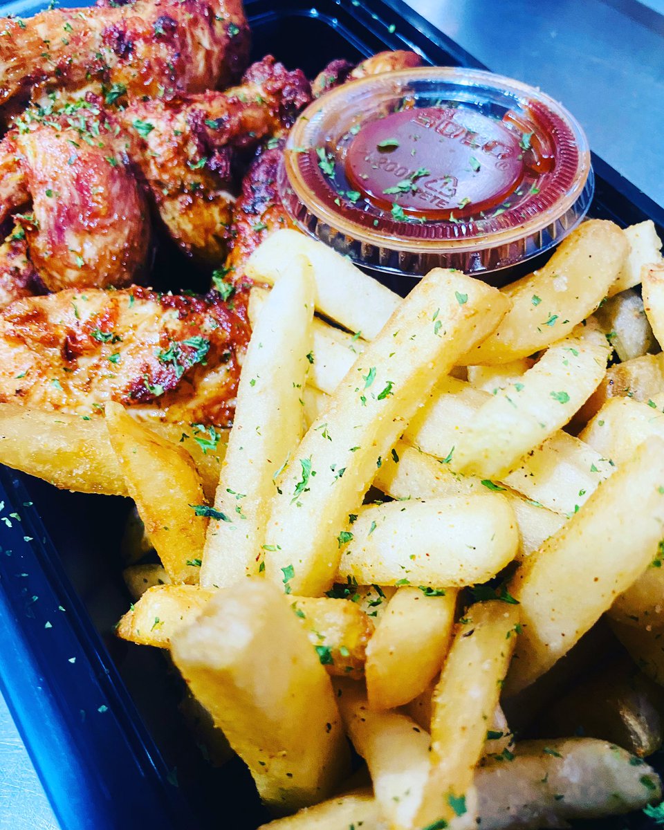 ChefBear509's tweet photo. We’re The  #1 Best Haitian Food Truck In South Florida #Food #TacoTuesday https://t.co/DJGgPJmQd9
