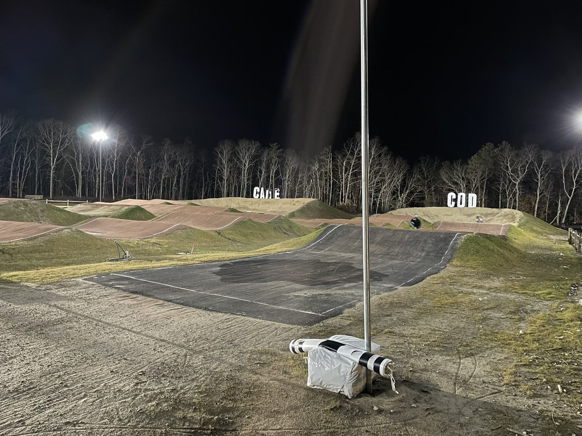 Last practice of the 2021 season ☹️🏁#BMX