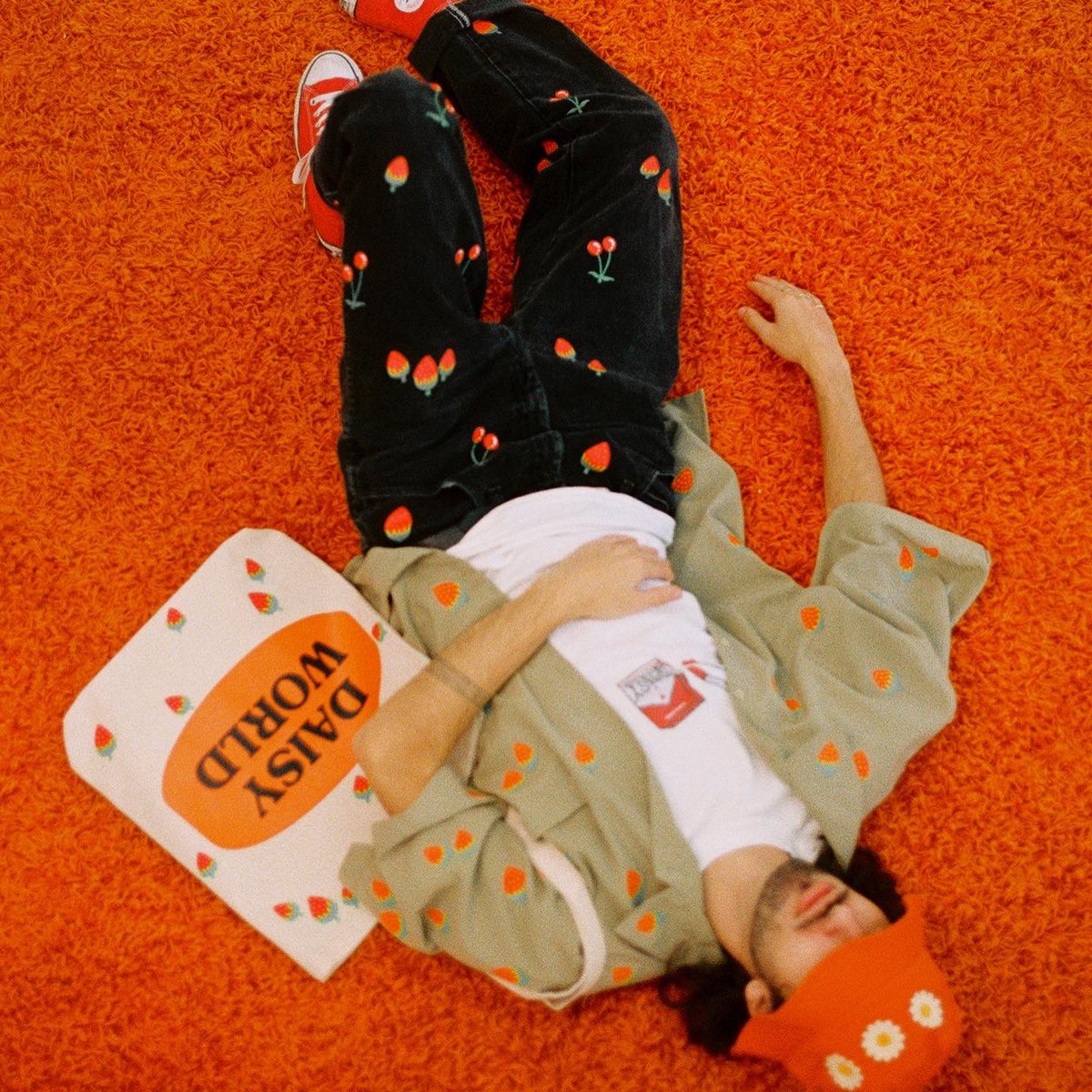 DAISYHAMELBUFFA's tweet image. IM THROWING A POP UP DANCE PARTY FOOD DRIVE THIS SATURDAY! COME SEE &amp;amp; TOUCH &amp;amp; OWN MY NEW COLLECTION IVE BEEN WORKING FOR MONTHS!! BRING AN ITEM FOR THE FOOD DRIVE TO ENTER THE RAFFLE FOR A MERCH SET!! HEHE RSVP AT IAMDAISYWORLD@GMAIL.COM ❤️