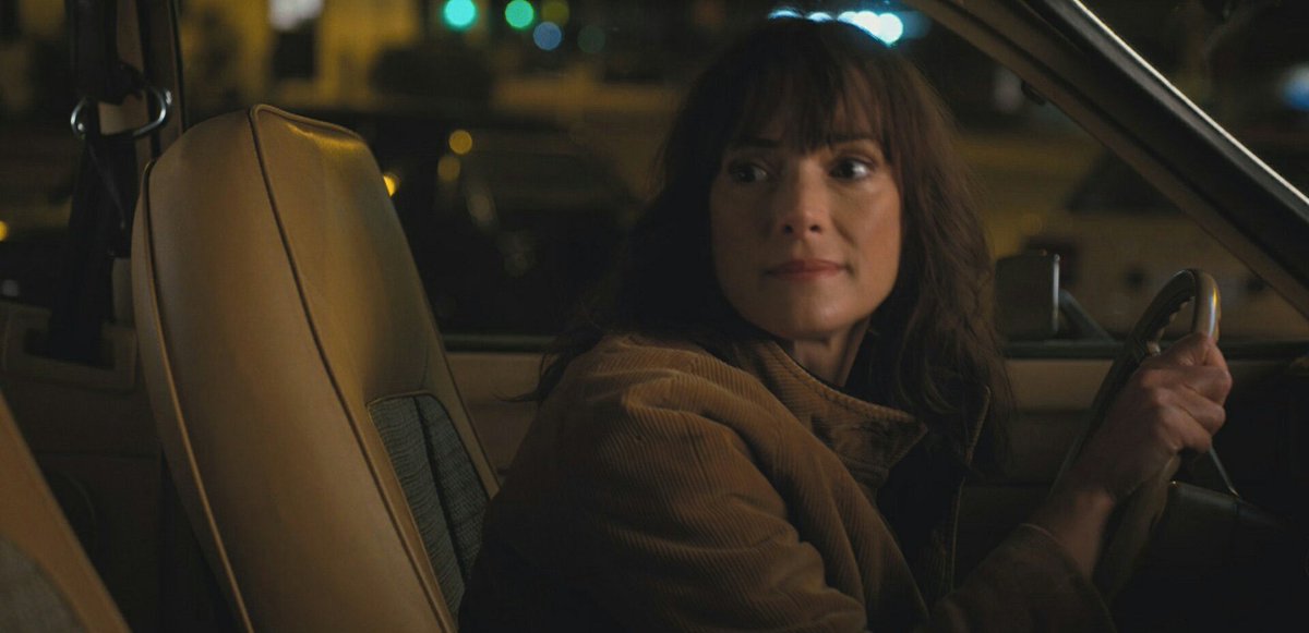 BESTOFWlNONA's tweet photo. Winona Ryder as Joyce Byers in Stranger Things season 2. https://t.co/ZTYrTGVI3x