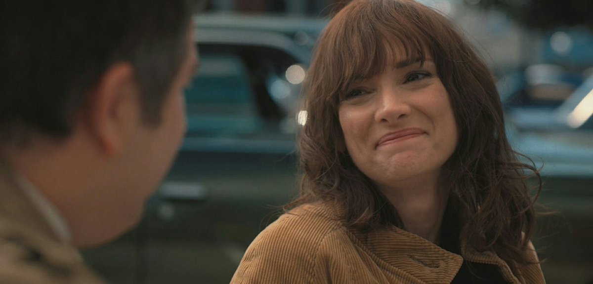 BESTOFWlNONA's tweet photo. Winona Ryder as Joyce Byers in Stranger Things season 2. https://t.co/ZTYrTGVI3x