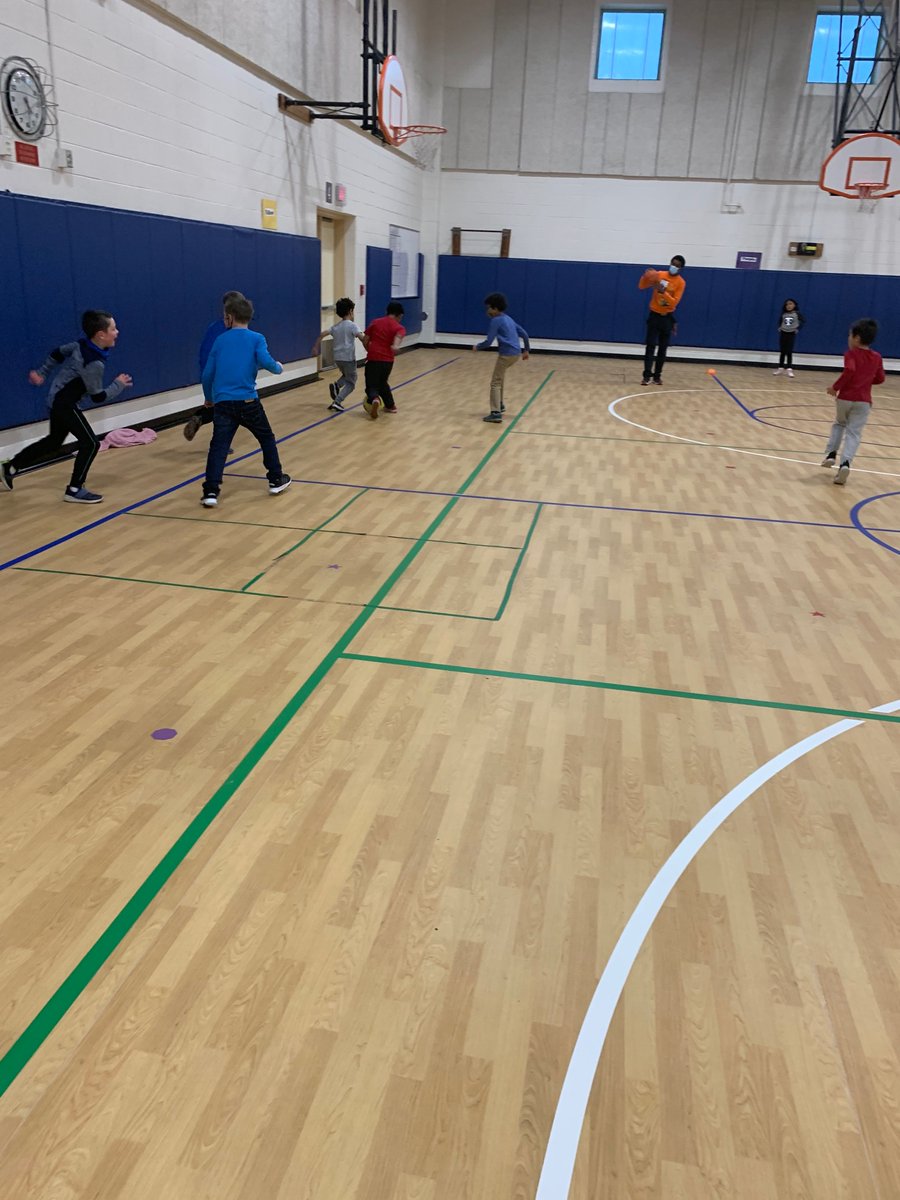 CampbellExtday's tweet photo. Our athletes demonstrating skill and sportsmanship in Sports Club! https://t.co/TRd3IUw3Ni