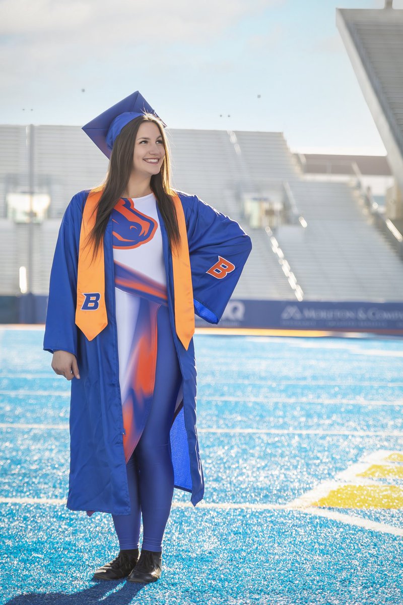 Brookeblau's tweet photo. 🎓🎓 so soon https://t.co/8vQBl4dcuF