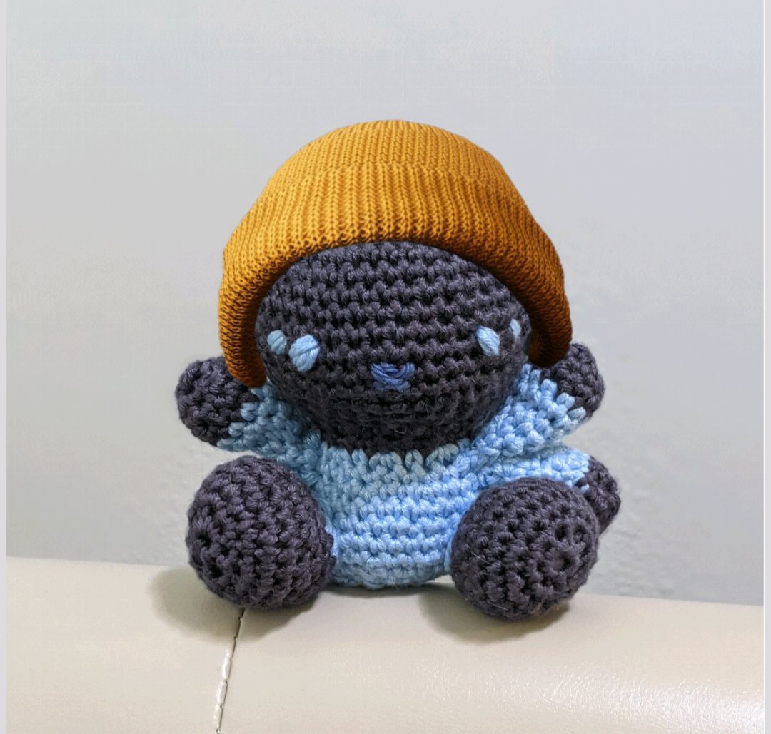 amber_ui's tweet photo. @tomfromtheweb I'm so tempted to crochet a little 30th beanie for my Season 14 Fallen baby... https://t.co/F6qXIL7Nby