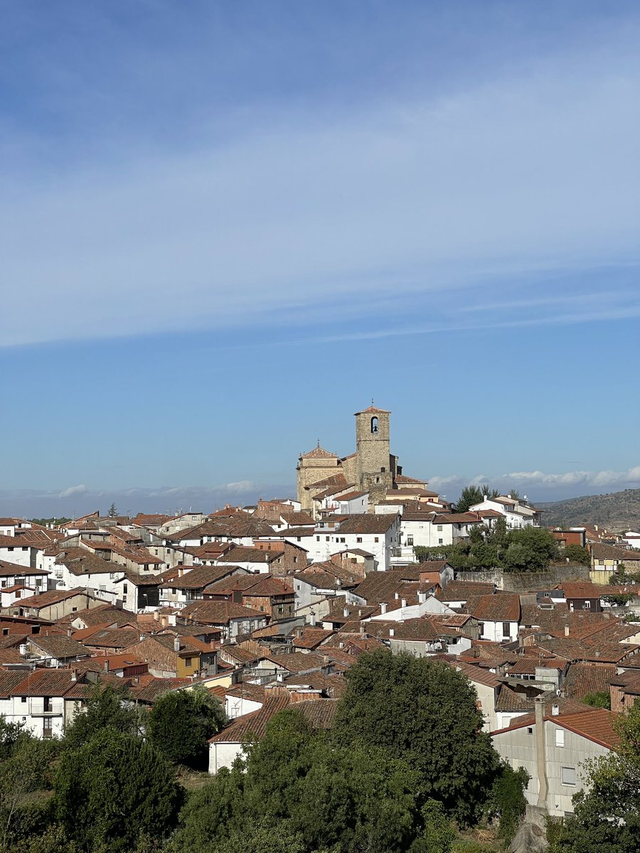 albertochicote's tweet photo. No te pierdas #hervas si tienes ocasión. Es un pueblo… PRECIOSO!!! 
#fdmLorenzoCaprile https://t.co/BTry9wdafZ