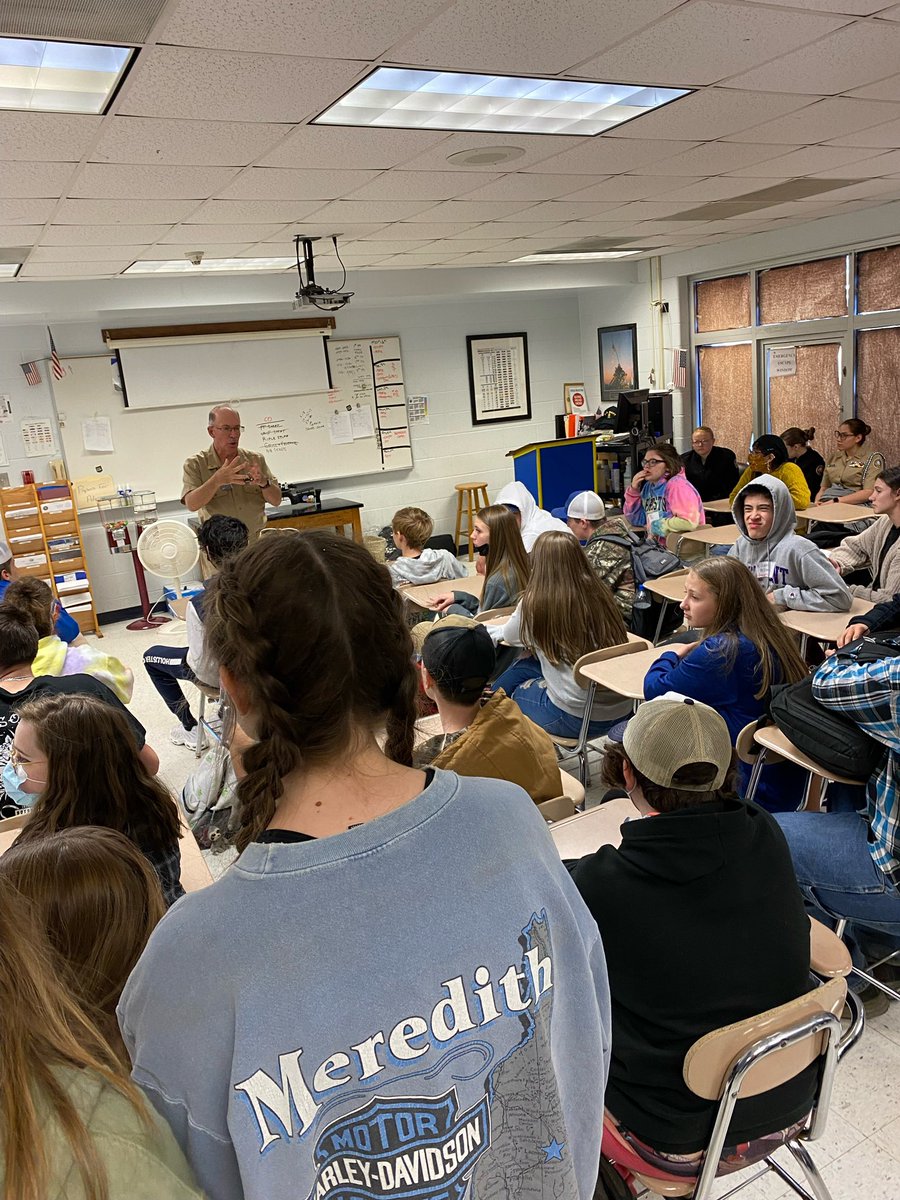 STEMFCS's tweet photo. Students @STEMFCS visited @MHSTitans today to learn about all the awesome opportunities offered. #hsoptions @mcscte https://t.co/1cxtc7cpKD