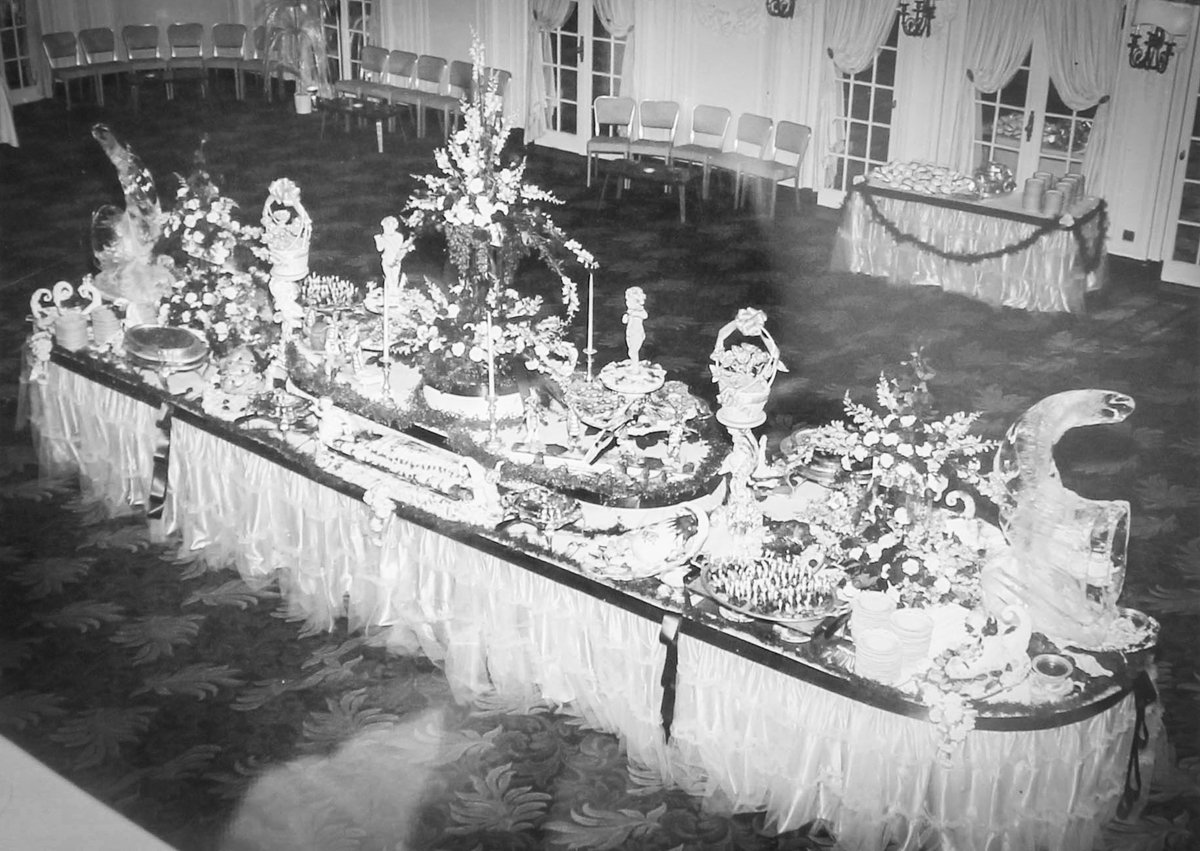 BlackstoneHotel's tweet image. Tablescapes may change, but our legendary Crystal Ballroom remains the same. Get inspired for your next event at the link in our bio! 

📸: @coutureeventschicago