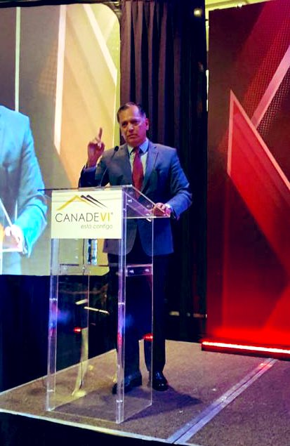 primeroelobrero's tweet photo. “Desarrolladores, trabajadores y gobierno debemos ser aliados permanentes para ofertar vivienda de calidad” @MarioMaciasRobl #DST #Canadevi2021 https://t.co/rVbjZScmPU