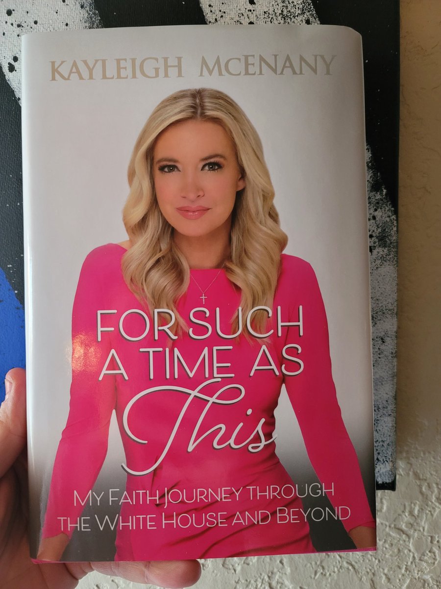 LadyBossStella's tweet photo. Guess what came in today!!!! 😁 @kayleighmcenany https://t.co/jM7fOrl68e