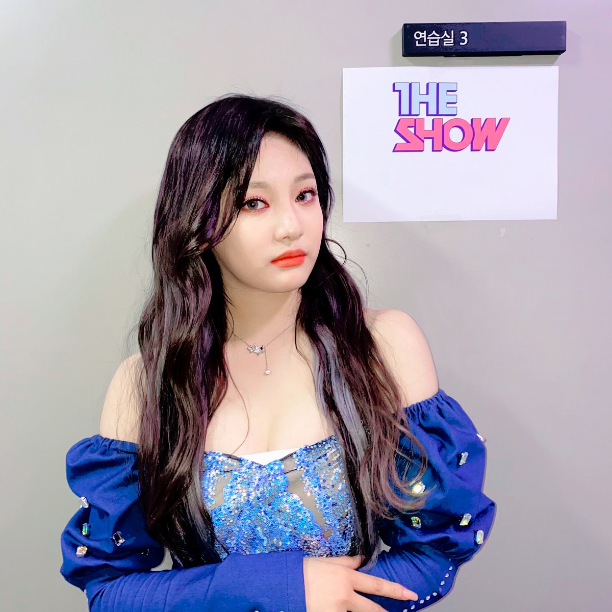aeslogy's tweet photo. ·   ⠀╱   ⠀★   ⠀æ   ⠀__   ⠀ᥱvᥱnt   ⠀:   ⠀up   ⠀♡⸝   ⠀dᥲtᥱ   ⠀ぽ .   ⠀#𝐀𝐋𝐈𝐄𝐓𝐇𝗙𝗮𝗻𝘀𝗶𝗴𝗻    ⠀!

Nuestra Cori bebé tenía este día apartado exclusivamente para ver a estas bellezas, aprovechó para pedirles un par de autógrafos y fotitos de recuerdo. 💜 https://t.co/fSfdaGkyUS