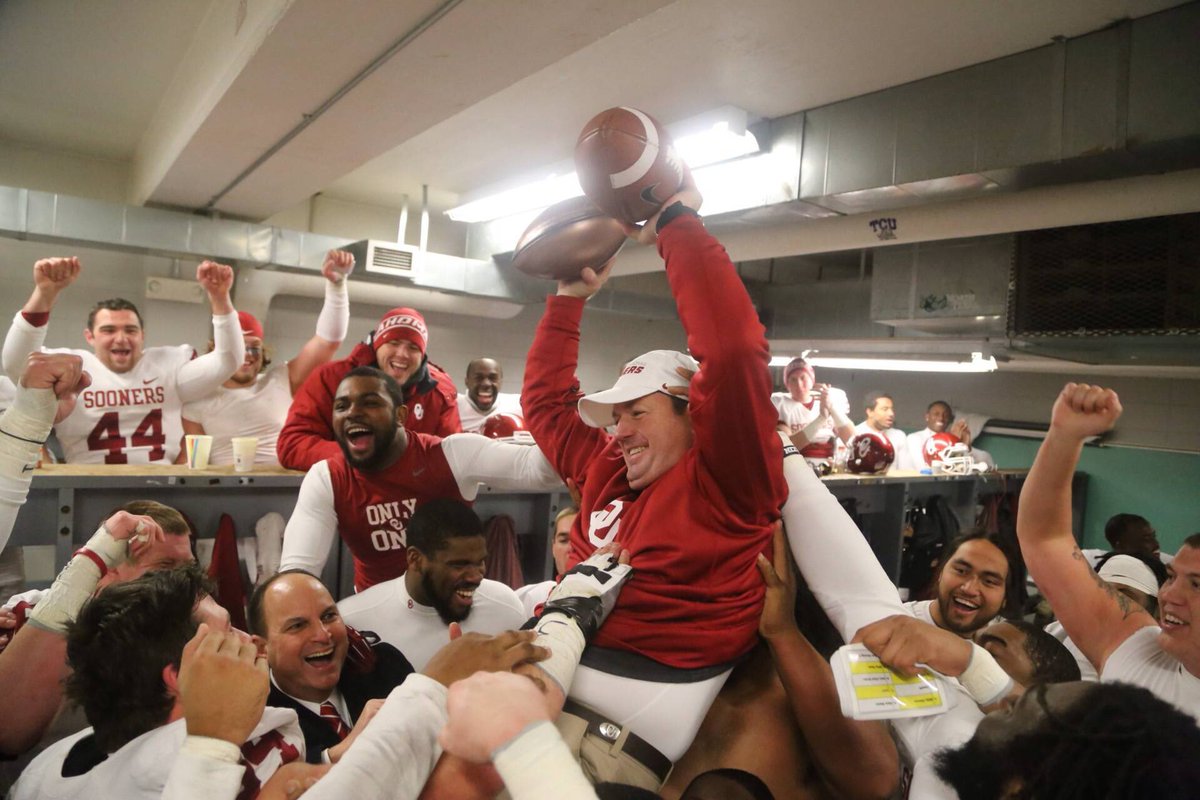 OU_Football's tweet photo. Hall of Fame @CoachBobStoops, in the words of his players…

(A thread) https://t.co/kDqRHWEYaf