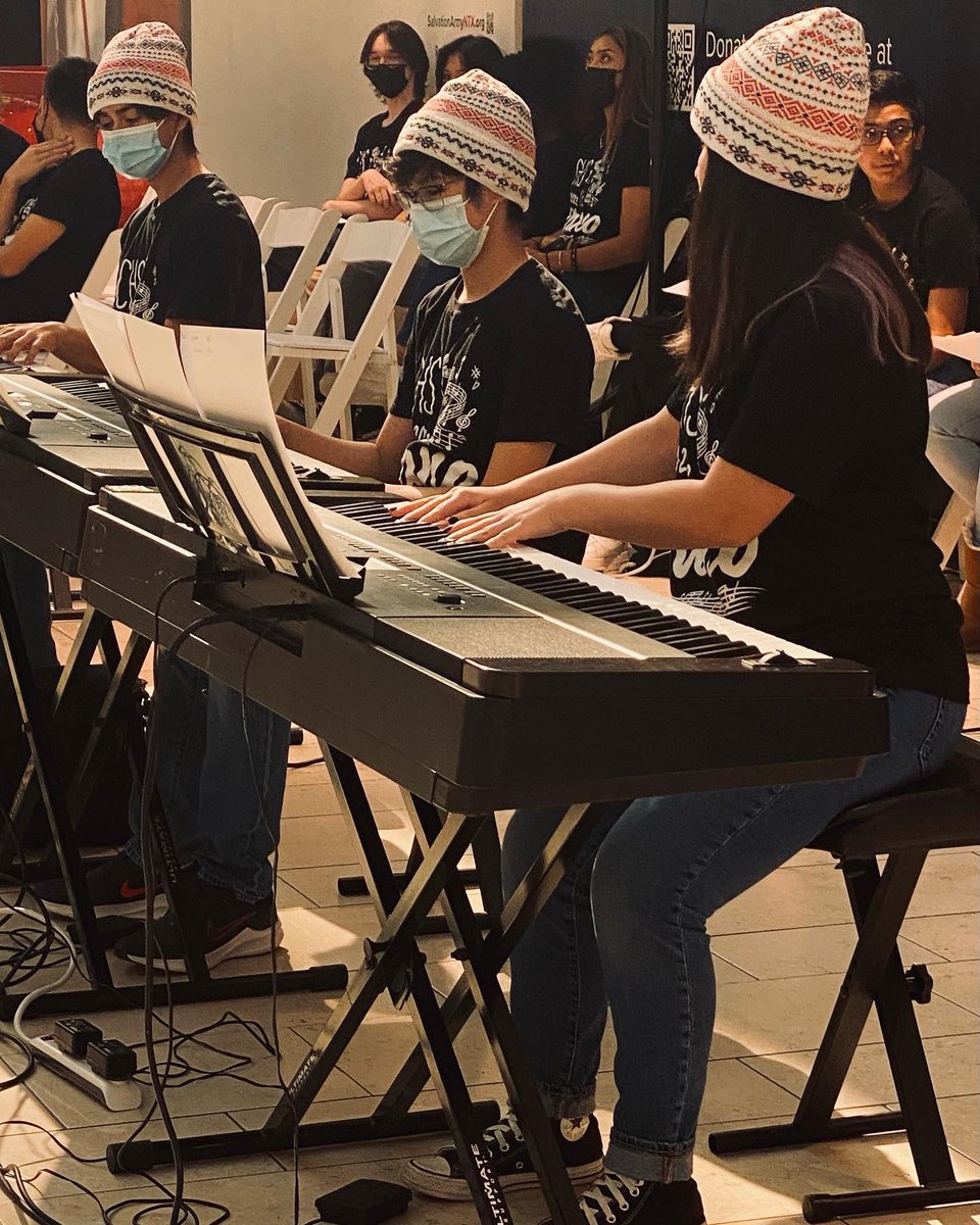 lchspiano's tweet photo. Piano holiday performances at the Galleria - day 2! @LCHS_Patriots 
@GISDArts https://t.co/QBaLX1CMKe