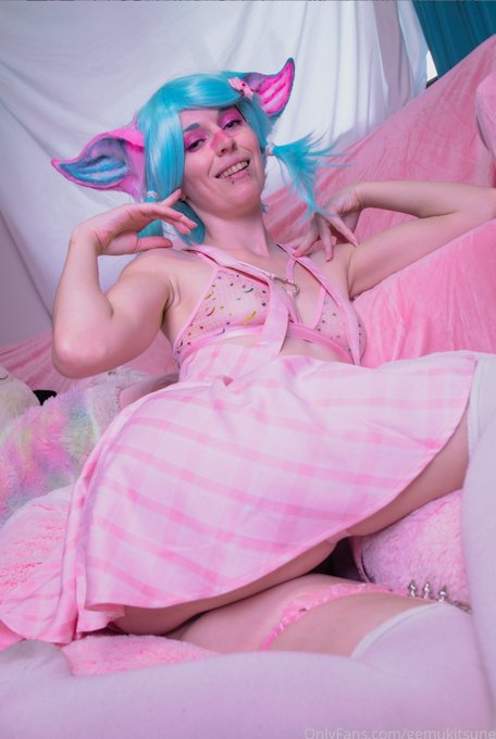 Your Virtual Waifu is waiting for you ☺ https://t.co/cJ7sTo0uXM