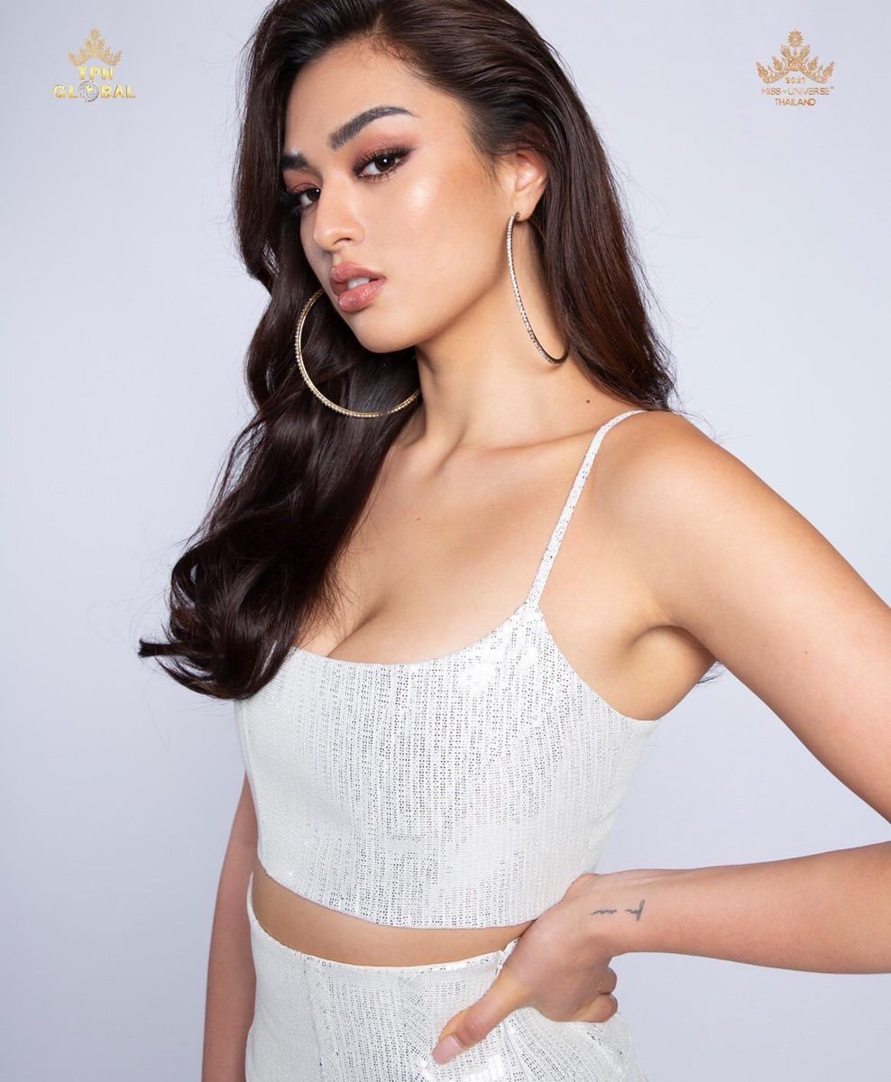 Anisproud's tweet image. #RealSizeBeauty น้องแอนชิลีสวยมากนะ สูงโปร่ง อวบมีน้ำมีนวล รูปลักษณ์ทรงมิสยูนิเวิร์สเลยจ้า คล้ายๆกับ 
(Ann look like) Gabriella Isler, Paulina Vega หรือ Andrea Meza 
น้องมงได้ค่ะ👸 #MissUniverse #AnchileeScottKemmis #แอนชิลี