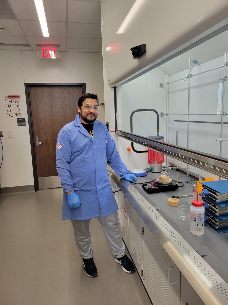 KristufekLab's tweet photo. Today Mudassir ran the first reaction in our lab!!! 🥼🥽⚗️ https://t.co/79iCLAeBZk