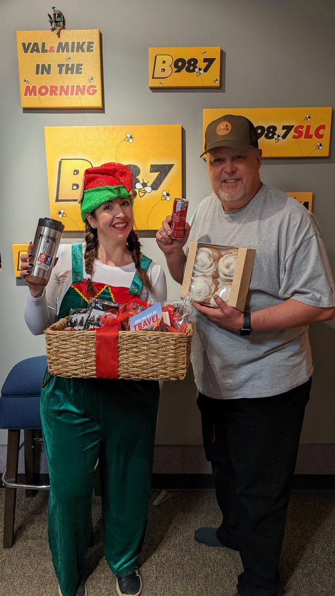 B987SLC's tweet photo. Thanks @maverik for stopping by and hooking us up with goodies! Give your favorite explorer the gift of adventure with a Maverik Gift Card! Or tons of other gifts! #adventuresfirststop #maverikexclusive https://t.co/GjyAsHV4oj