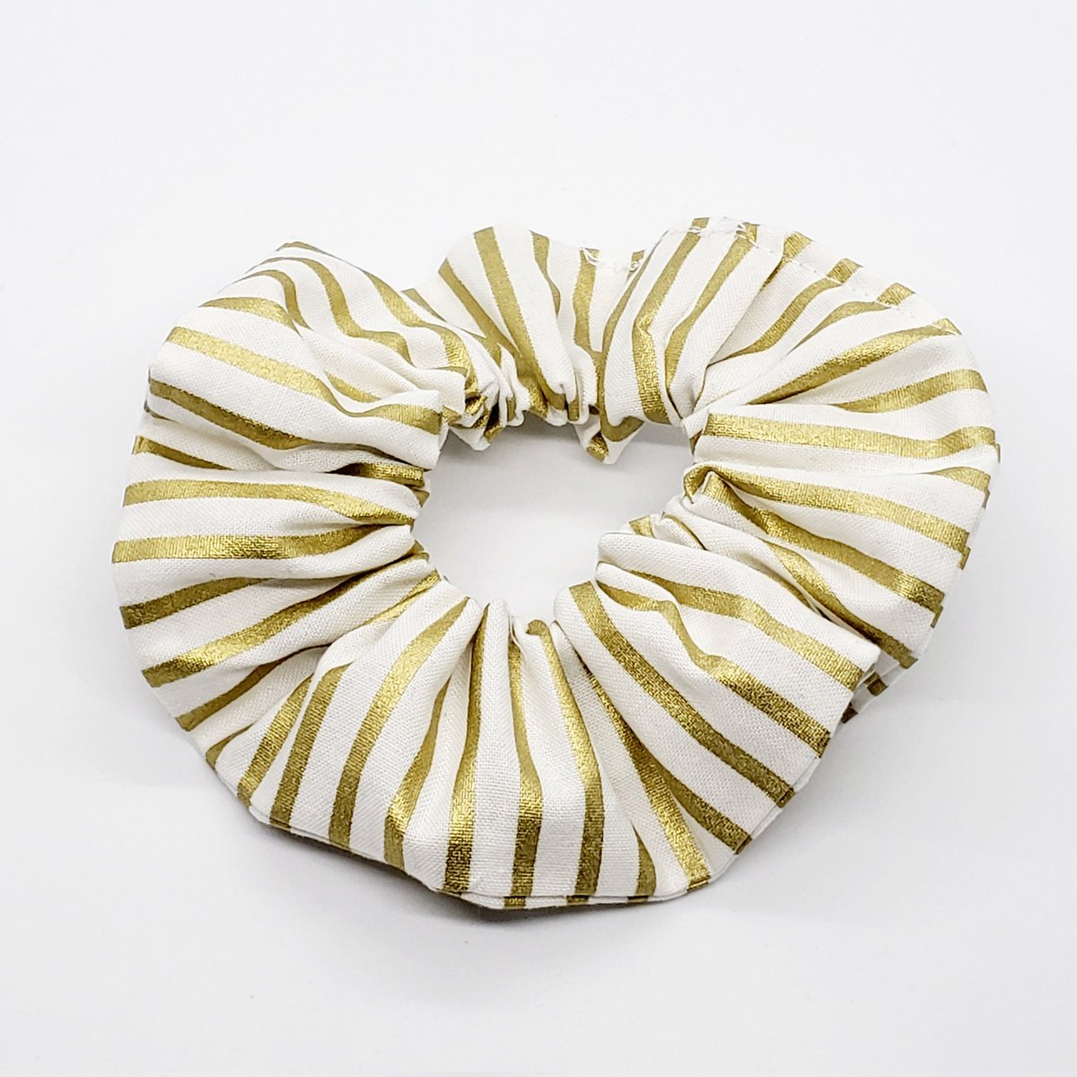 Golden stripe handmade scrunchie 😍