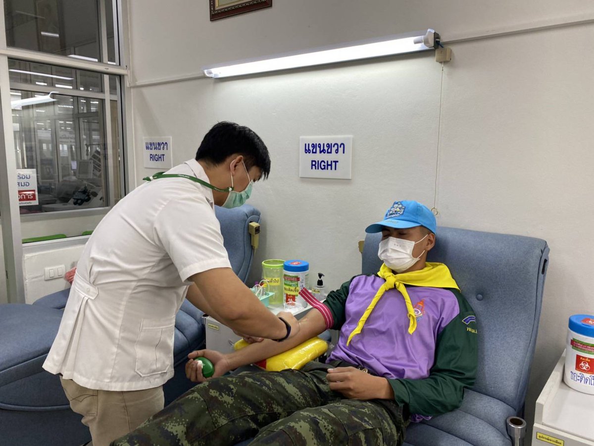 1st_Army_Area's tweet photo. #บริจาคโลหิต #จิตอาสา #เพื่อชาติ
พล.ม.2 รอ. โดย ม.5 พัน.20 รอ. จัดกำลังพลจิตอาสาของหน่วย ร่วมบริจโลหิตให้กับโรงพยาบาลสระบุรี เพื่อ #สำรองปริมาณโลหิต ในช่วงการแพร่ระบาดของโรคโควิด-19 และผู้ป่วย ณ โรงพยาบาลสระบุรี อ.เมือง จ.สระบุรี  
#กองทัพภาคที่1 https://t.co/Dcm2CXQdfF