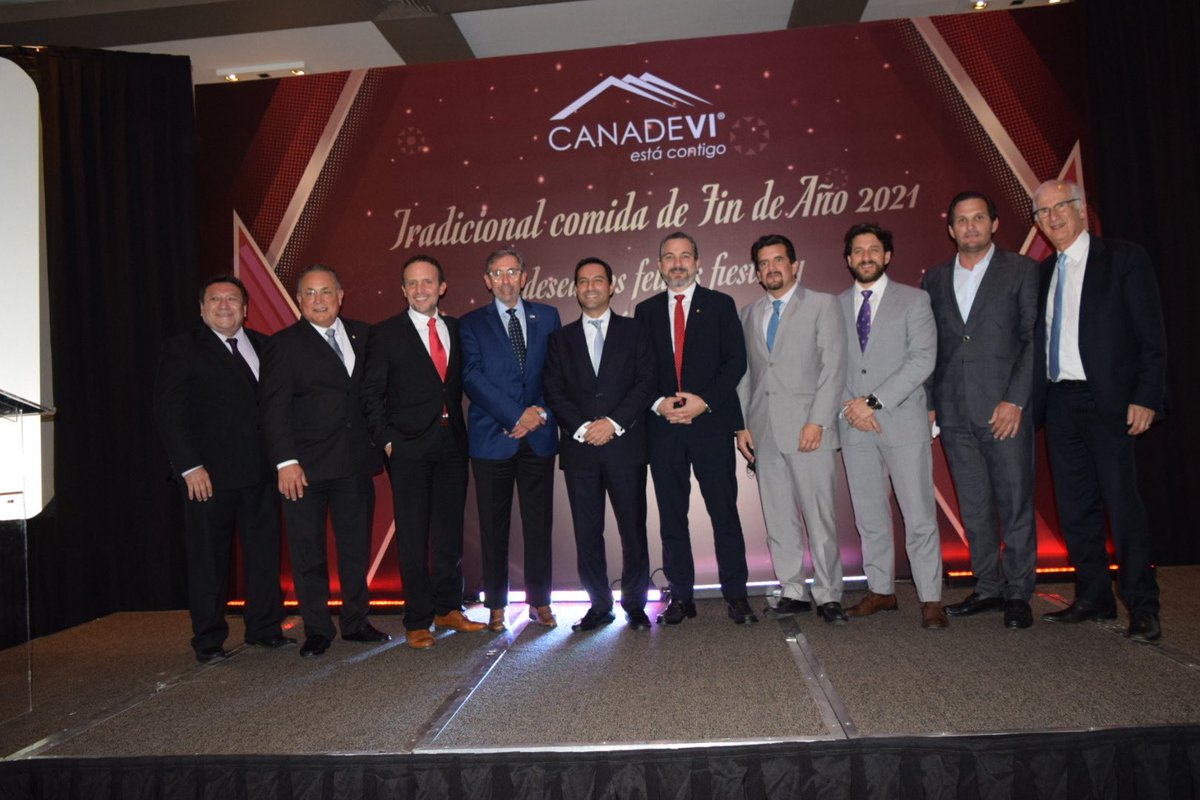 CANADEVINAC's tweet photo. Agradecemos la presencia del Gobernador de @GobYucatan, @MauVila, a nuestra tradicional comida de fin de año #CANADEVI2021. https://t.co/wz3MgLcS1R