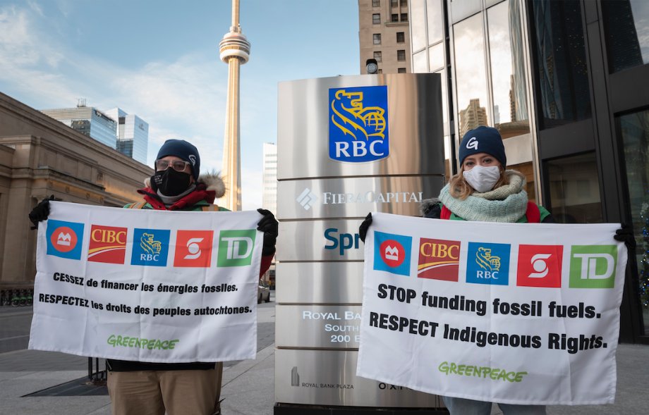 GreenpeaceCA's tweet image. UPDATE: We asked @RBC CEO David McKay to come down from his tower today to hear stories of climate impacted communities.

He didn&apos;t show up. #FossilBanks care more about profits than people.

But we won&apos;t quit until they hear us. Keep the pressure on &amp;gt;&amp;gt; act.gp/3ItZKDX