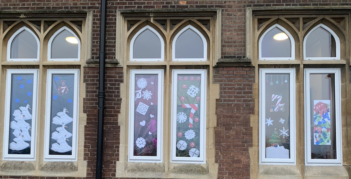 EpsomC_Wilson's tweet photo. Gorgeous reveal of #advent #7swans by @EpsomC_Wilson today! So creative and a beautiful set of windows for the ⁦@EpsomCollegeUK⁩ #livingadventcalendar2021 #Iloveboarding Well done girls! https://t.co/Dbo8uNdTIR